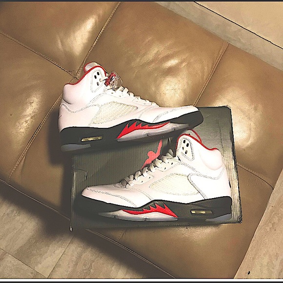Air Jordan 5 Fire Red 2020 Silver tongue - Picture 1 of 10